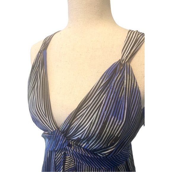 Gorgeous Banana Republic silk dress - Picture 2 of 6